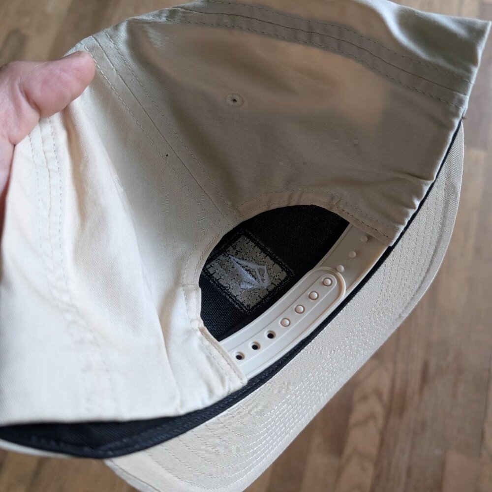 Volcom Hat - Picture 2 of 2